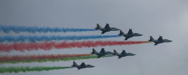 Bakıda parada parada baxan şəxslər Bakıda parada parada baxan şəxslər - Sputnik Азербайджан