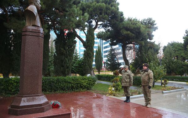 Во всех подразделениях и ведомствах ВС Азербайджана почтили память Гейдара Алиева - Sputnik Азербайджан