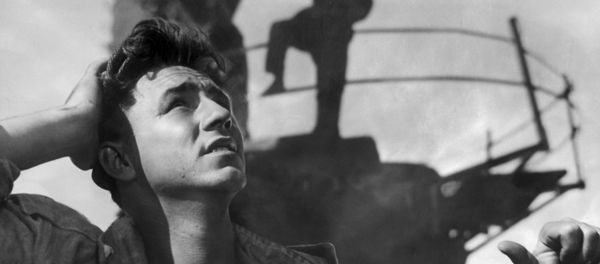 Кадр из кинофильма режиссера Александра Григорьевича Зархи (1908-1997) Высота. Киностудия Мосфильм, 1957 год. Николай Пасечник - артист Николай Рыбников. - Sputnik Азербайджан