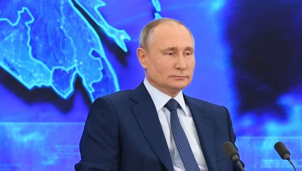 Президент РФ Владимир Путин на большой ежегодной пресс-конференции в режиме видеоконференции - Sputnik Азербайджан