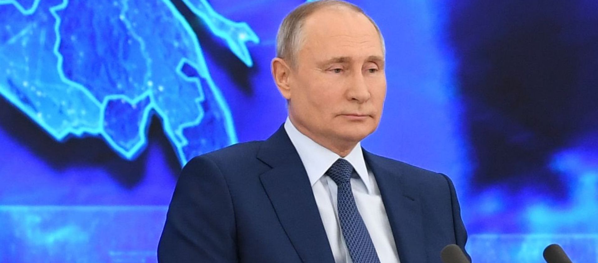 Президент РФ Владимир Путин на большой ежегодной пресс-конференции в режиме видеоконференции - Sputnik Азербайджан, 1920, 23.03.2021