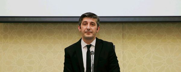  врач-инфекционист Центральной больницы нефтяников Фаррух Садиров. - Sputnik Азербайджан