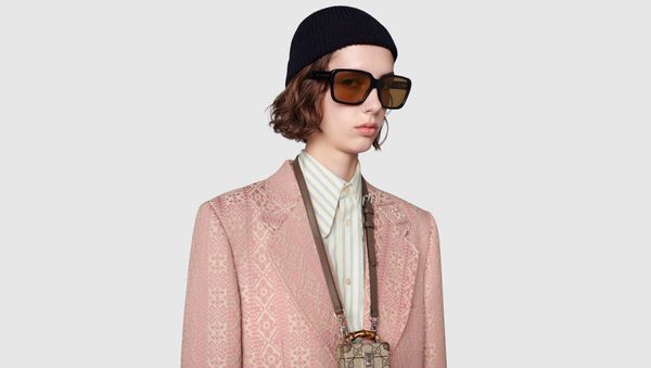 Идеальный подарок: чехол для Airpods от Gucci - Sputnik Азербайджан
