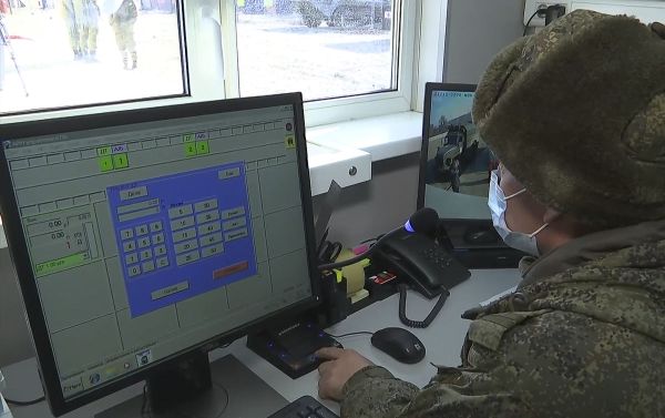 Полевой автопарк для военной и специальной техники российского миротворческого контингента в Карабахе - Sputnik Азербайджан