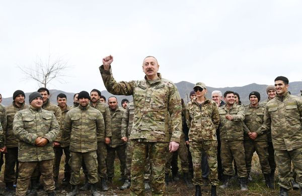 Президент Алиев: отважные азербайджанские солдаты продемонстрировали свою силу всему миру - Sputnik Азербайджан