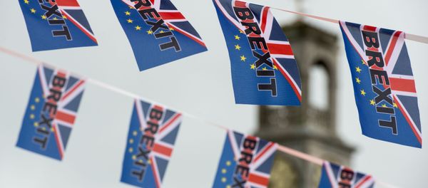 Флаги с надписью Brexit - Sputnik Азербайджан