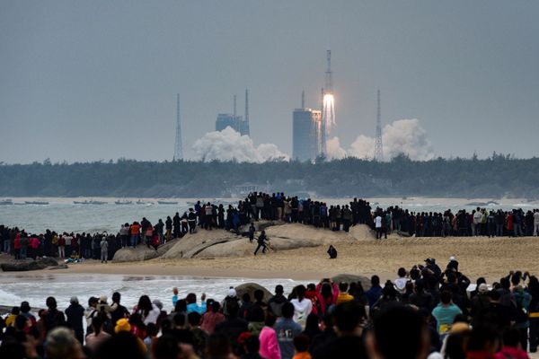 Запуск китайской ракеты Long March-8 с космодрома Вэньчан в провинции Хайнань - Sputnik Азербайджан