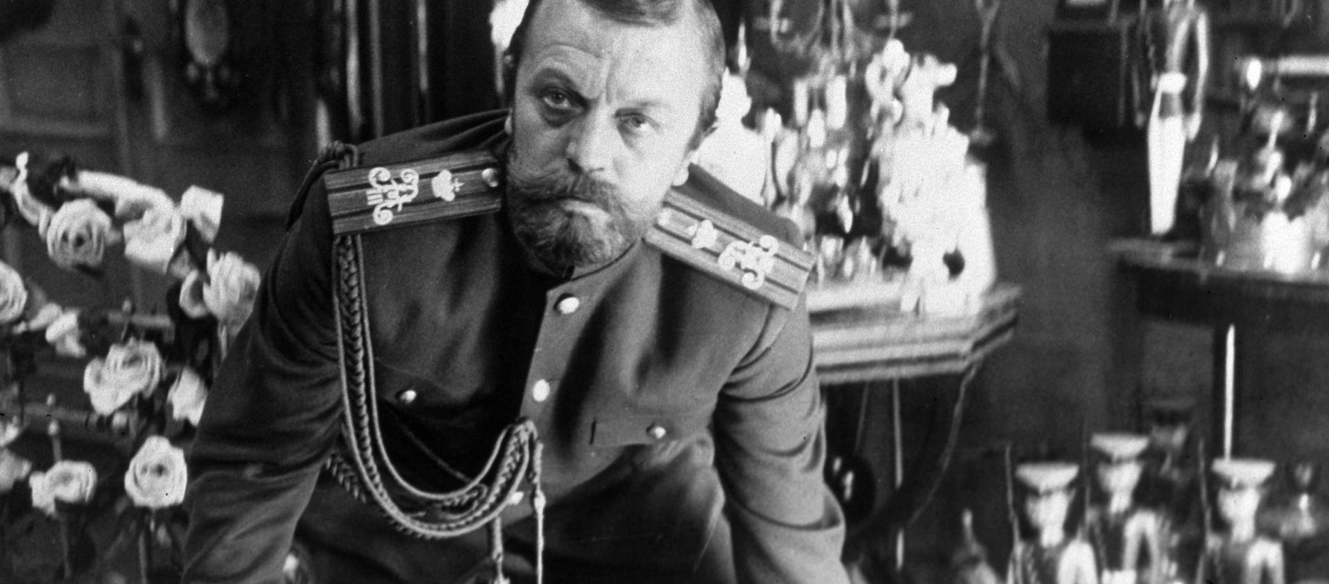 Народный артист РСФСР Анатолий Ромашин в роли царя Николая II в кинофильме Элема Климова Агония. - Sputnik Азербайджан, 1920, 01.01.2021