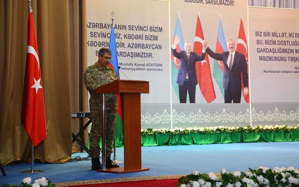 Мероприятие под названием Азербайджано-турецкое братство вечно и нерушимо!  в Учебно-тренировочном центре Вооруженных сил АР - Sputnik Азербайджан