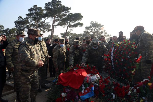 В Баку почтили память Национального героя Азербайджана Полада Гашимова - Sputnik Азербайджан
