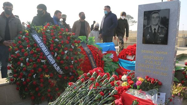 Почтена память генерал-майора, Национального героя Азербайджана Полада Гашимова  - Sputnik Азербайджан