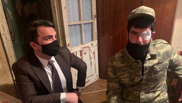 Представитель Минтруда в доме ветерана Эльнура Ханкшиева - Sputnik Азербайджан