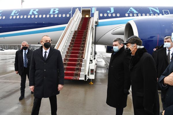 Президент Алиев участвует в трехсторонних переговорах по Карабаху в Москве - Sputnik Азербайджан