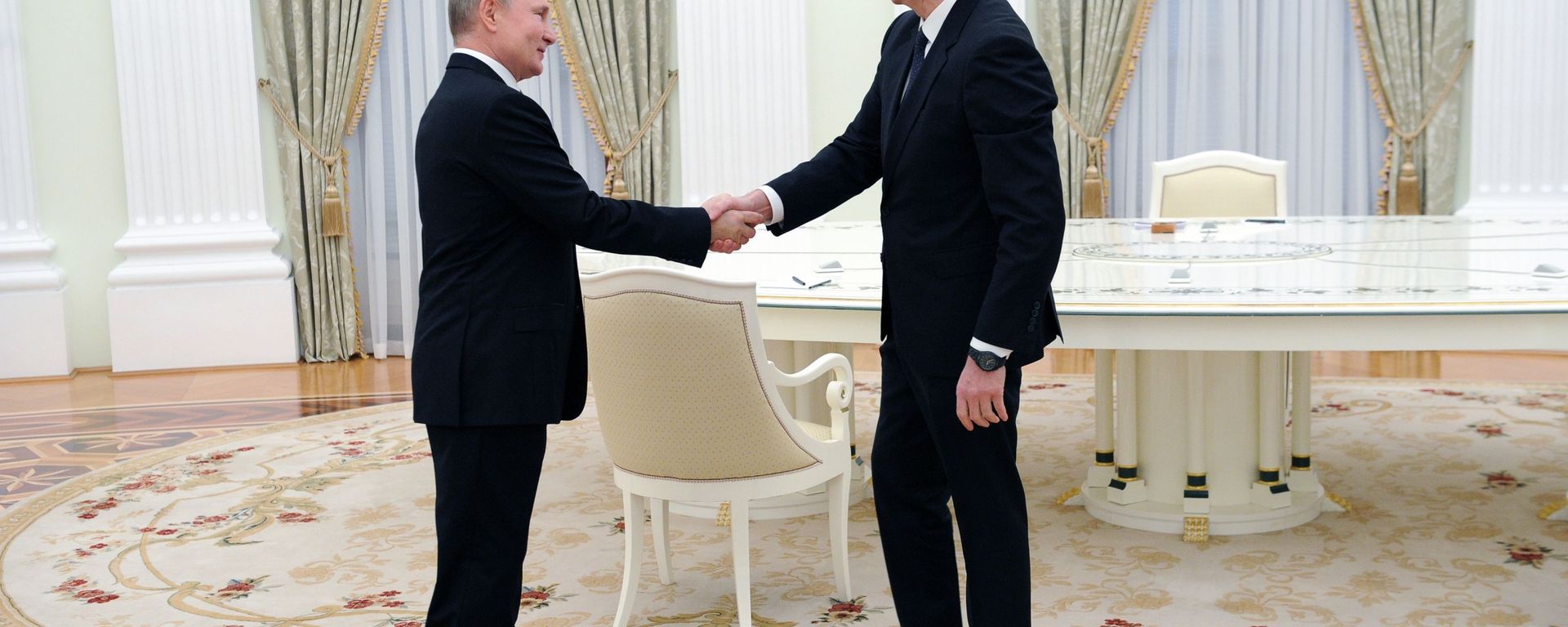 Президент РФ Владимир Путин, премьер-министр Армении Никол Пашинян и президент Азербайджана Ильхам Алиев во время трёхсторонних переговоров по поводу ситуации в Нагорном Карабахе - Sputnik Азербайджан, 1920, 08.04.2021