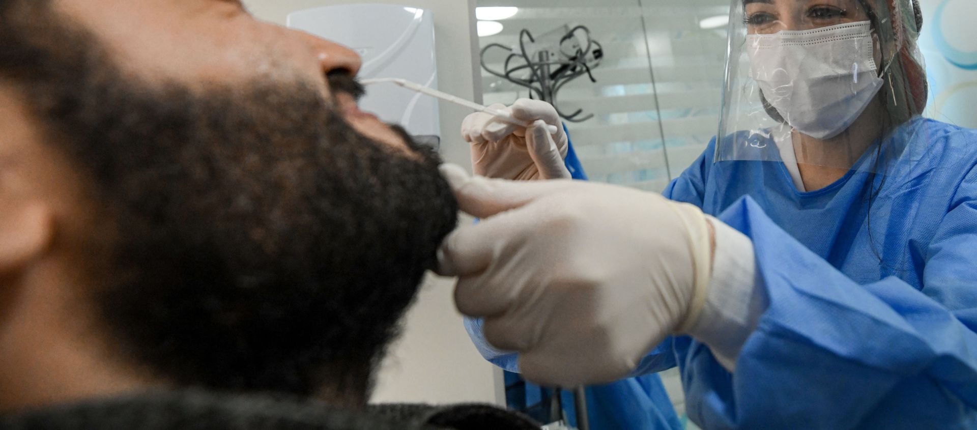 Bakıda klinikaların birində koronavirus testi - Sputnik Азербайджан, 1920, 24.02.2021
