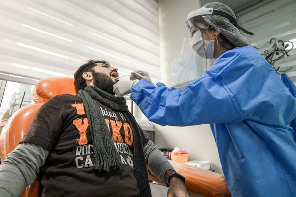 Bakıda klinikaların birində koronavirus testi - Sputnik Азербайджан