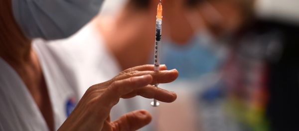 Вакцина от коронавируса Pfizer-BioNTech, фото из архива - Sputnik Азербайджан