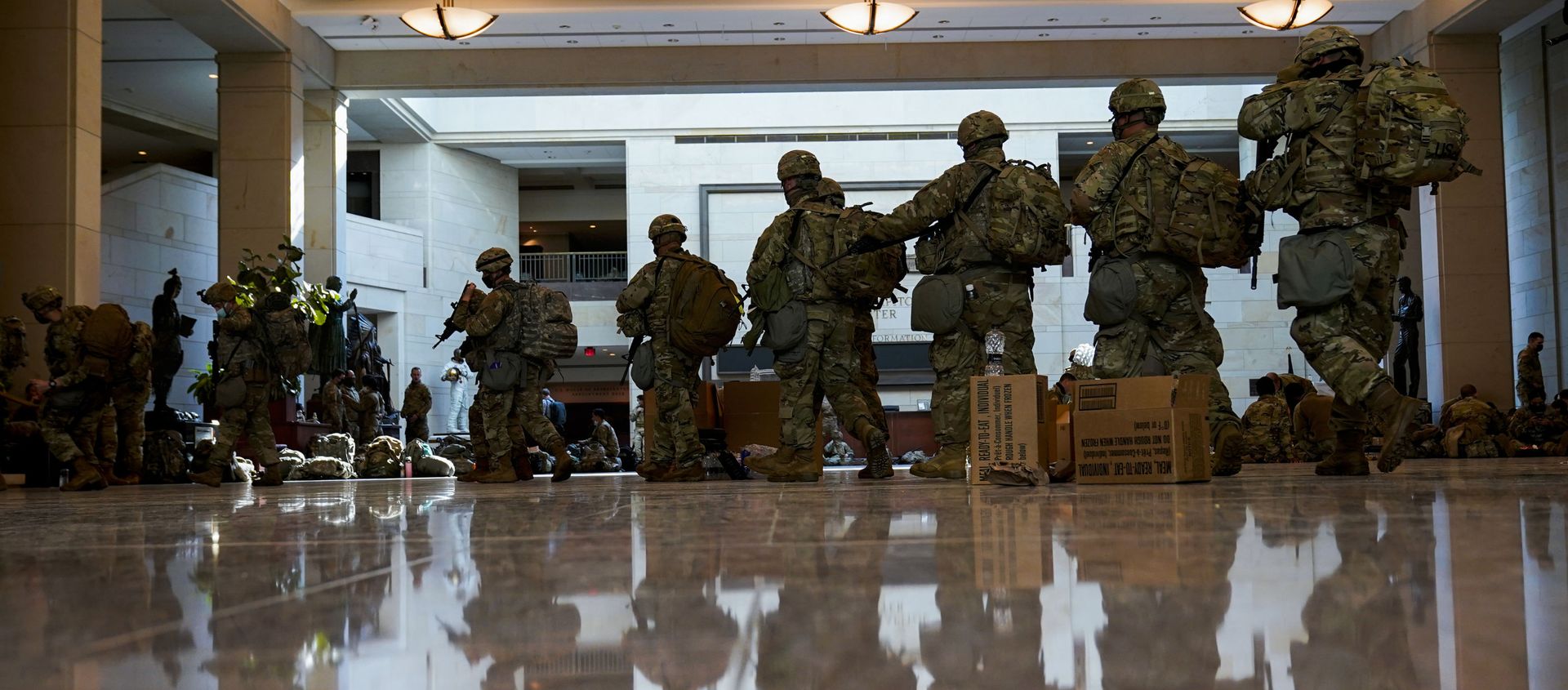 Военнослужащие Национальной гвардии США в Центре для посетителей Капитолия, фото из архива - Sputnik Азербайджан, 1920, 14.01.2021