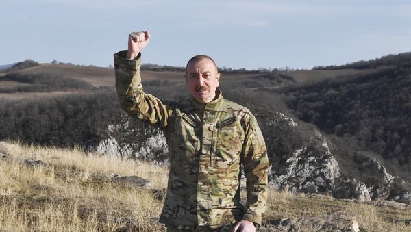 Ильхам Алиев и Мехрибан Алиева побывали на Джыдыр дюзю - Sputnik Азербайджан
