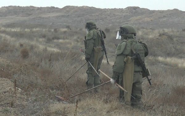 Разминирование окрестностей Агдере российскими миротворцами Разминирование окрестностей Агдере российскими миротворцами - Sputnik Азербайджан
