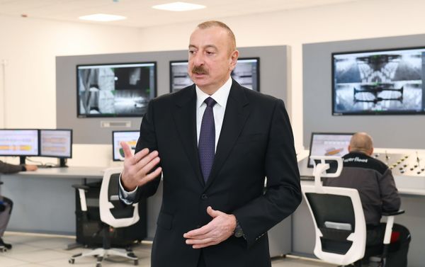 Президент Ильхам Алиев в Сумгайытском химическом промышленном парке - Sputnik Азербайджан