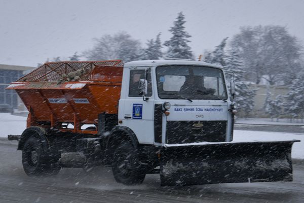 Первый снег в Баку  - Sputnik Азербайджан