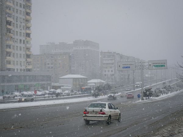 Первый снег в Баку  - Sputnik Азербайджан