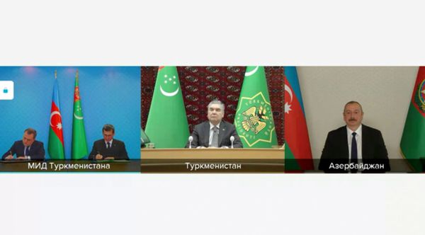 На встрече Ильхама Алиева и Гурбангулы Бердымухамедова был подписан исторический документ - Sputnik Азербайджан