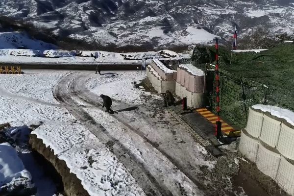 Российские миротворцы проводят регулярные тренировки по антитеррору - Sputnik Азербайджан