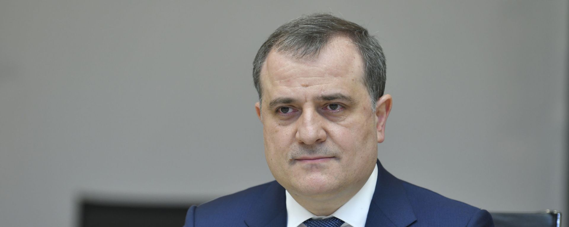 Министр иностранных дел Азербайджана Джейхун Байрамов во время встречи - Sputnik Азербайджан, 1920, 22.02.2021