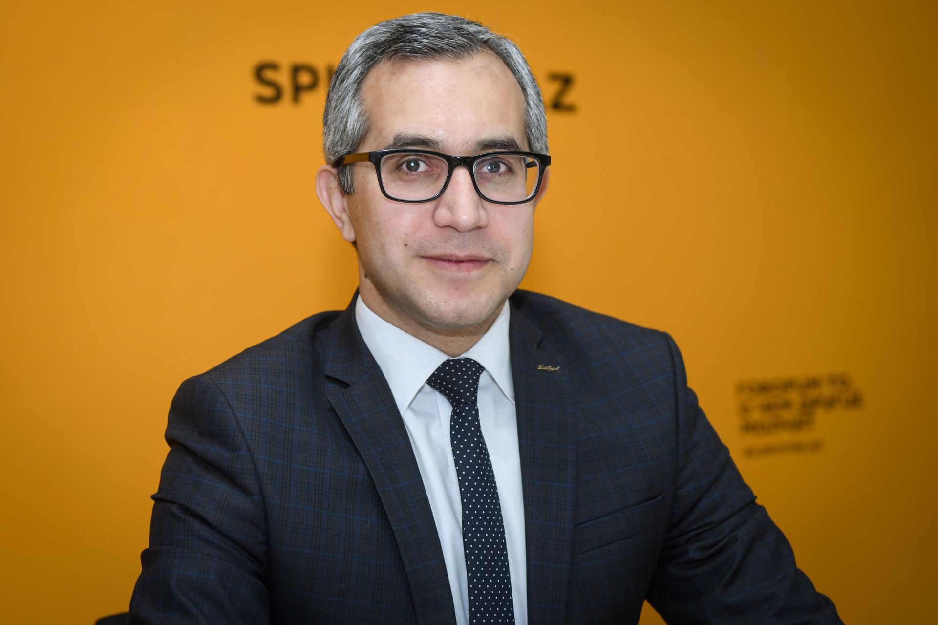 Эксперт по образованию Кямран Асадов - Sputnik Азербайджан, 1920, 11.04.2025