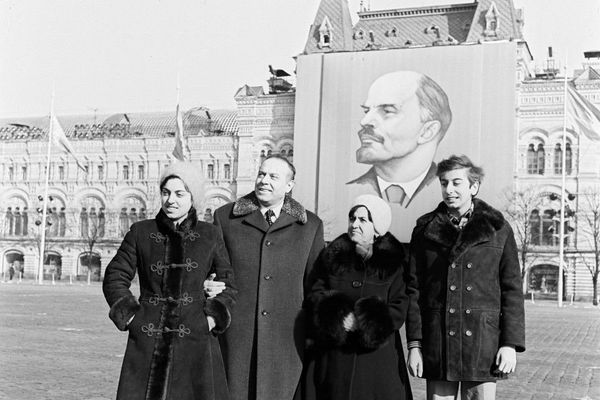 Эксклюзив Sputnik: воспоминания сокурсников и учеников об Ильхаме Алиеве - Sputnik Азербайджан
