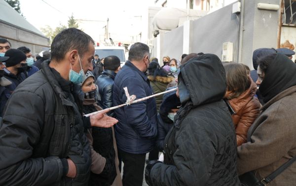 На месте взрыва в частном двухэтажном жилом доме, расположенном в 27-м квартале города Хырдалан в Абшеронском районе - Sputnik Азербайджан