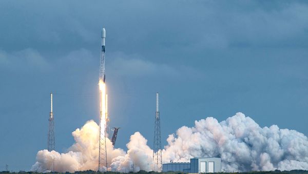 Новый рекорд Илона Маска - Sputnik Азербайджан
