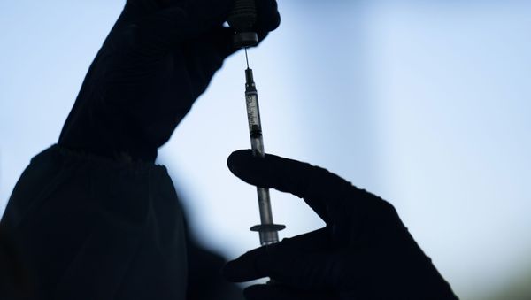 Вакцина от коронавируса Pfizer-BioNTech, фото из архива - Sputnik Азербайджан
