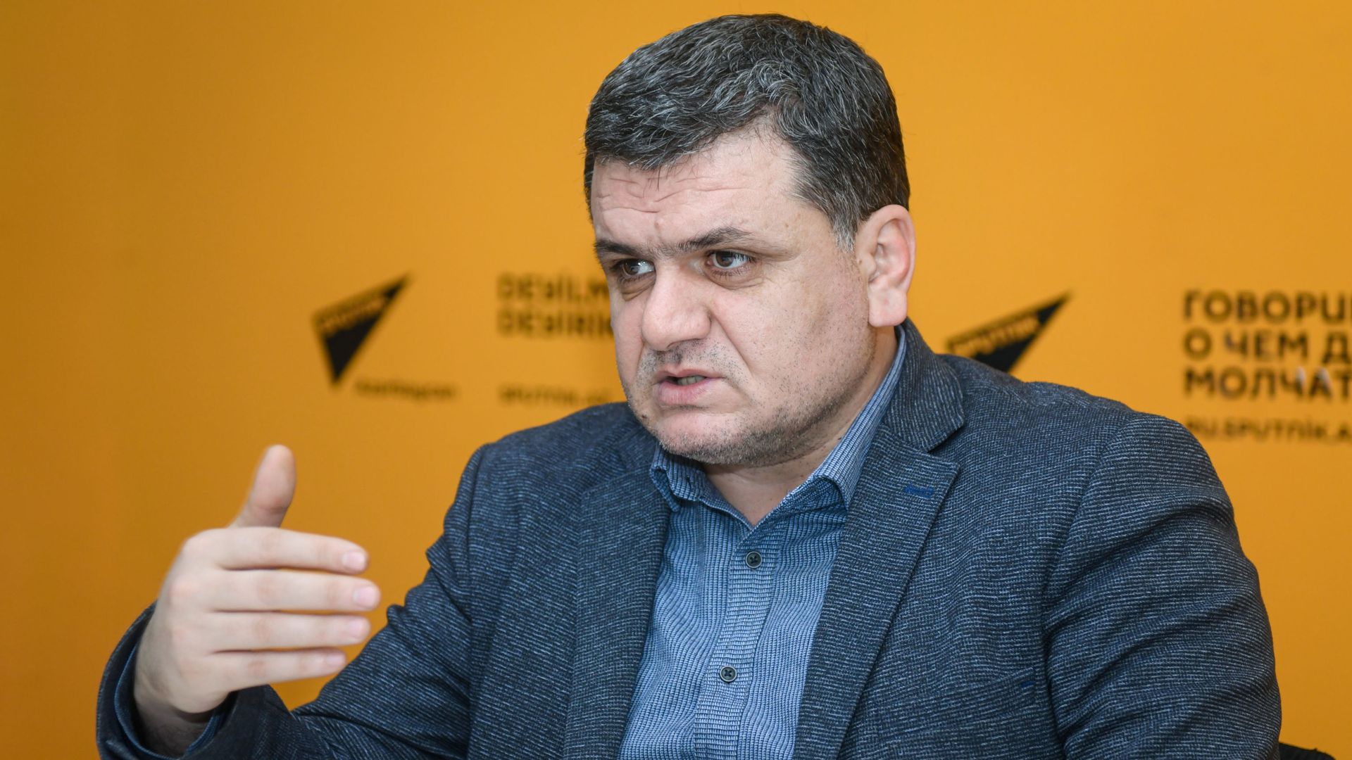 Транспортный эксперт Эльмаддин Мурадлы Транспортный эксперт Эльмаддин Мурадлы - Sputnik Азербайджан, 1920, 29.03.2021