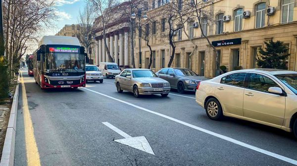 Bakıda avtobuslar üçün xüsusi zolaq - Sputnik Азербайджан