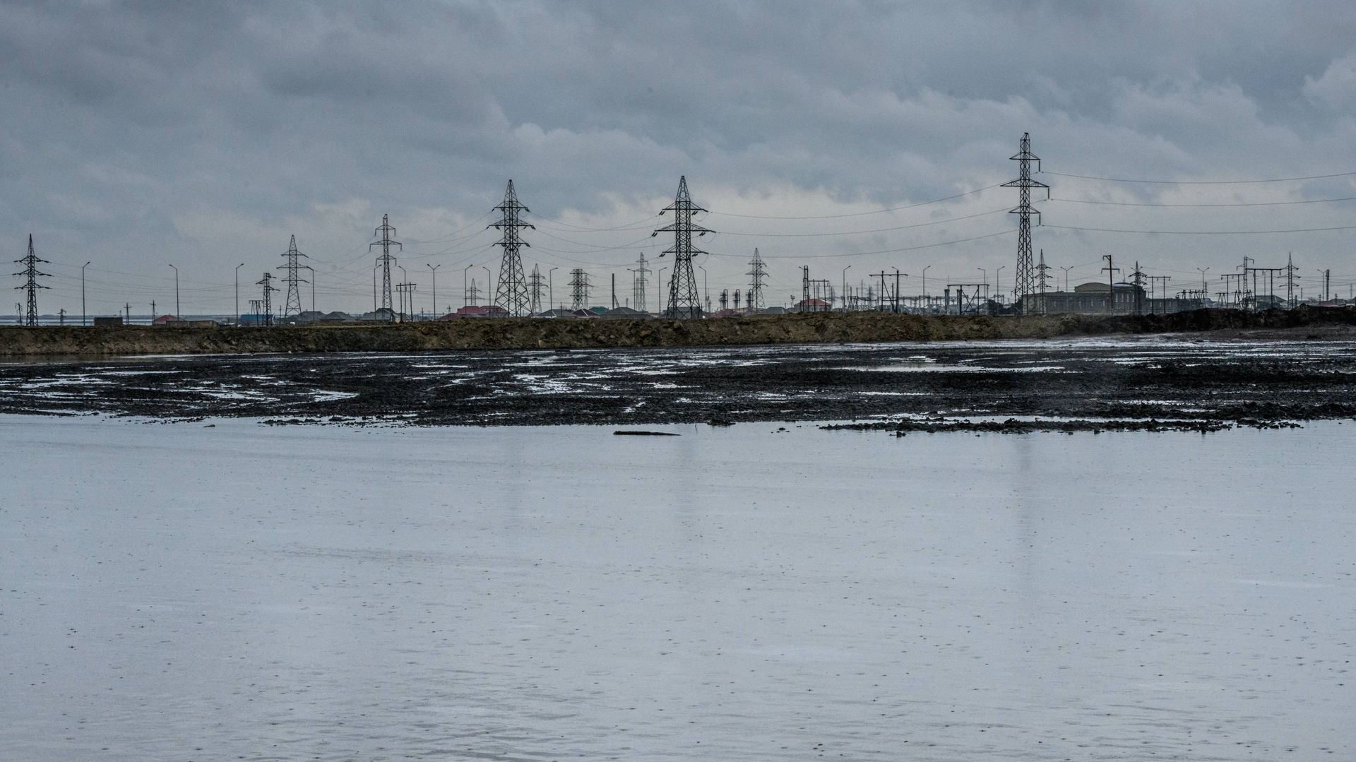 Нефтяное месторождение в Баку, фото из архива - Sputnik Азербайджан, 1920, 22.10.2021
