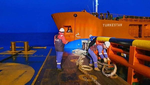 Грузовое судно Туркестан - Sputnik Азербайджан