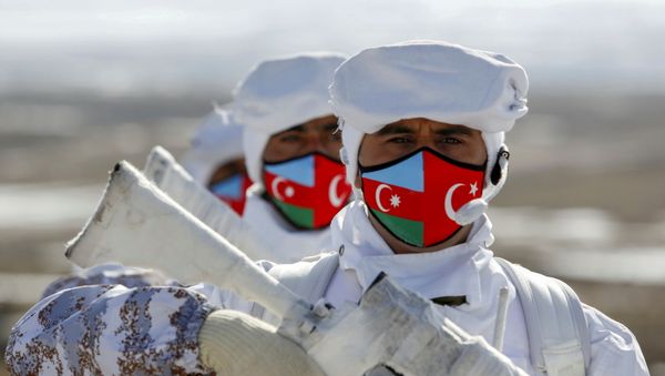 Азербайджанские и турецкие военнослужащие на «Зимних учениях 2021» в Карсе - Sputnik Азербайджан