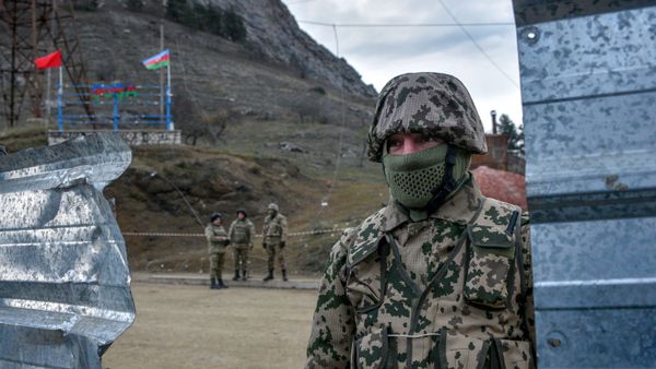 Военнослужаюший в городе Шуша, фото из архива - Sputnik Азербайджан