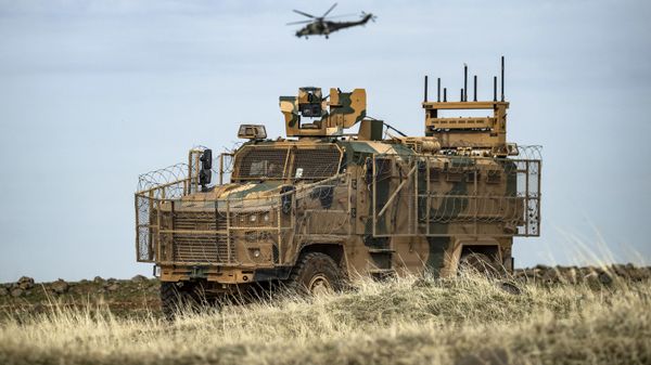 Турецкая и российская военная техника в Идлибе - Sputnik Азербайджан