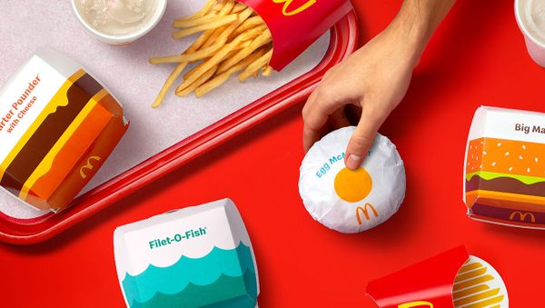 McDonald’s впервые за 5 лет представил новый дизайн упаковок - Sputnik Азербайджан