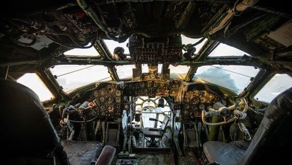 Девушка и самолет: как сибирячка восстанавливает советский авиалайнер Ту-104  - Sputnik Азербайджан