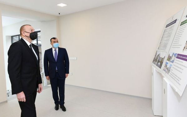 Президент Азербайджана Ильхам Алиев принял участие в открытии после капитального ремонта Шаганского реабилитационного пансионата в Хазарском районе Баку - Sputnik Азербайджан