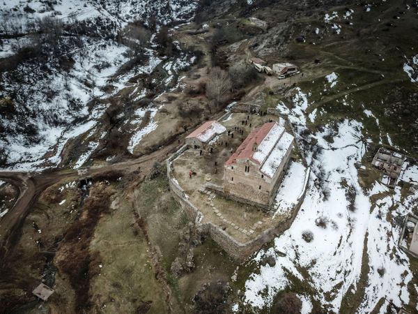 Azərbaycanın Laçın rayonun Husulu kəndində Ağoğlan məbədi-monastırı - Sputnik Азербайджан