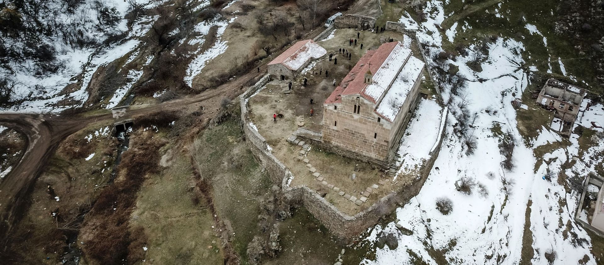 Azərbaycanın Laçın rayonun Husulu kəndində Ağoğlan məbədi-monastırı - Sputnik Азербайджан, 1920, 11.03.2021