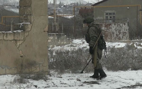 Работы по очистке местности от взрывоопасных предметов в Нагорном Карабахе - Sputnik Азербайджан