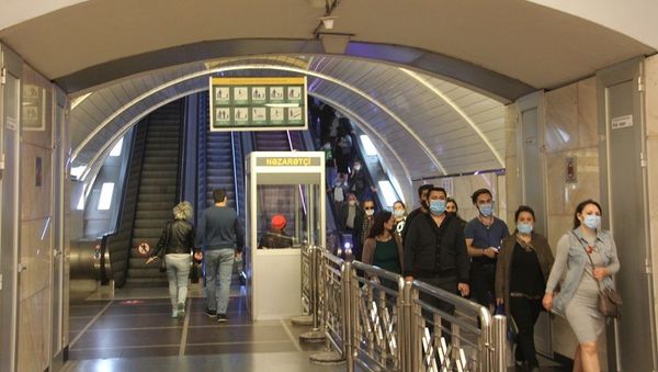 В Бакинском метро - Sputnik Азербайджан