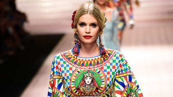 Племянница принцессы Дианы Китти Спенсер стала лицом Dolce & Gabbana  - Sputnik Азербайджан